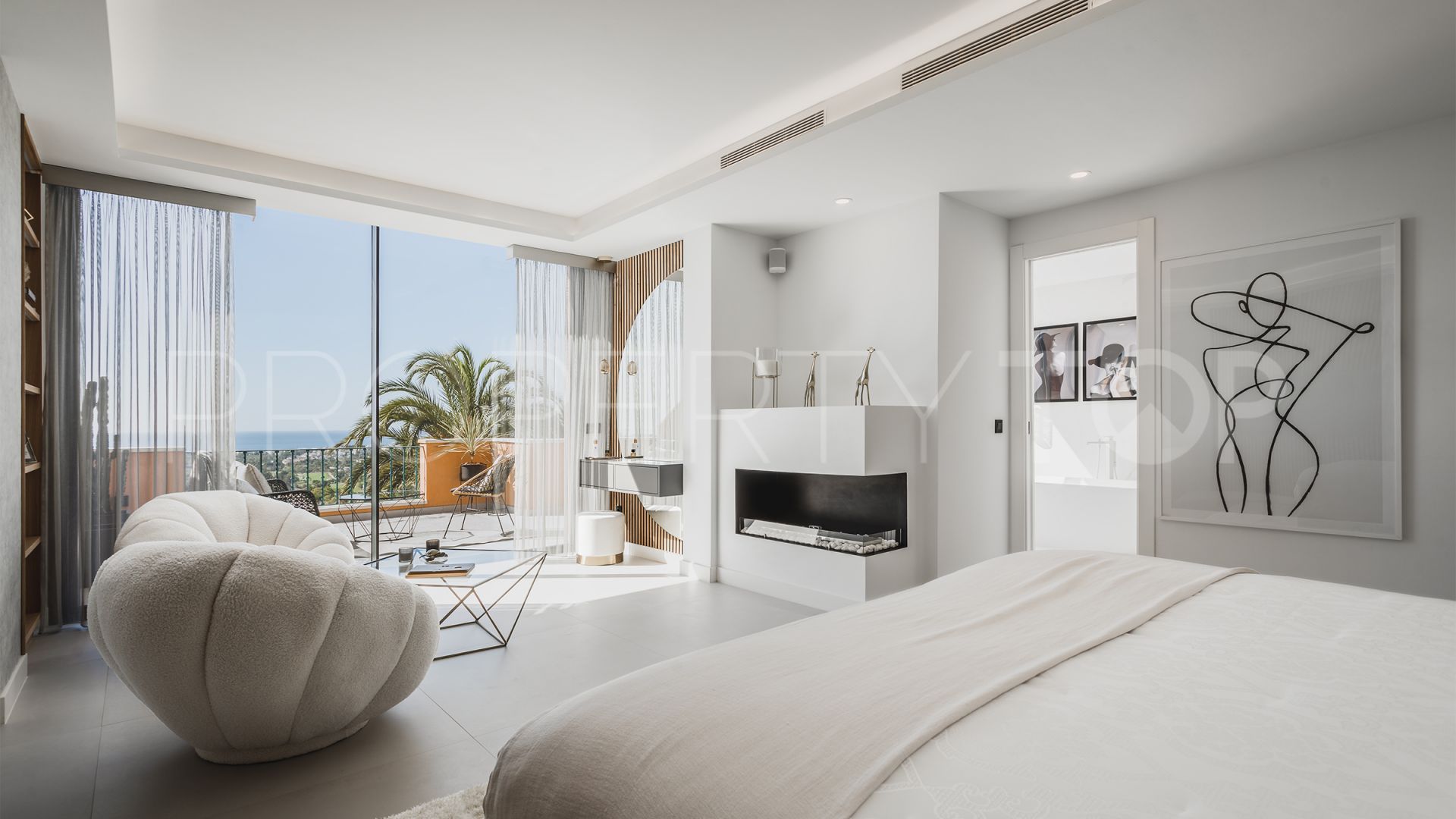 For sale Nueva Andalucia duplex penthouse with 3 bedrooms