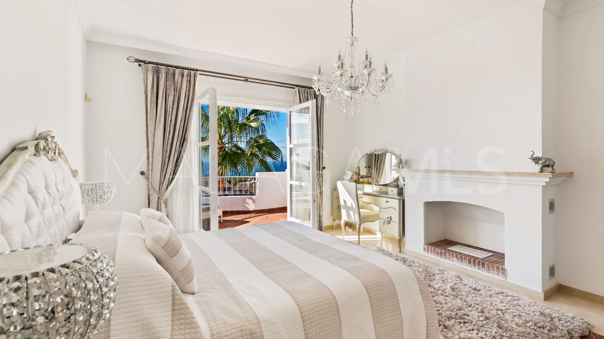 Villa for sale in Sierra Blanca