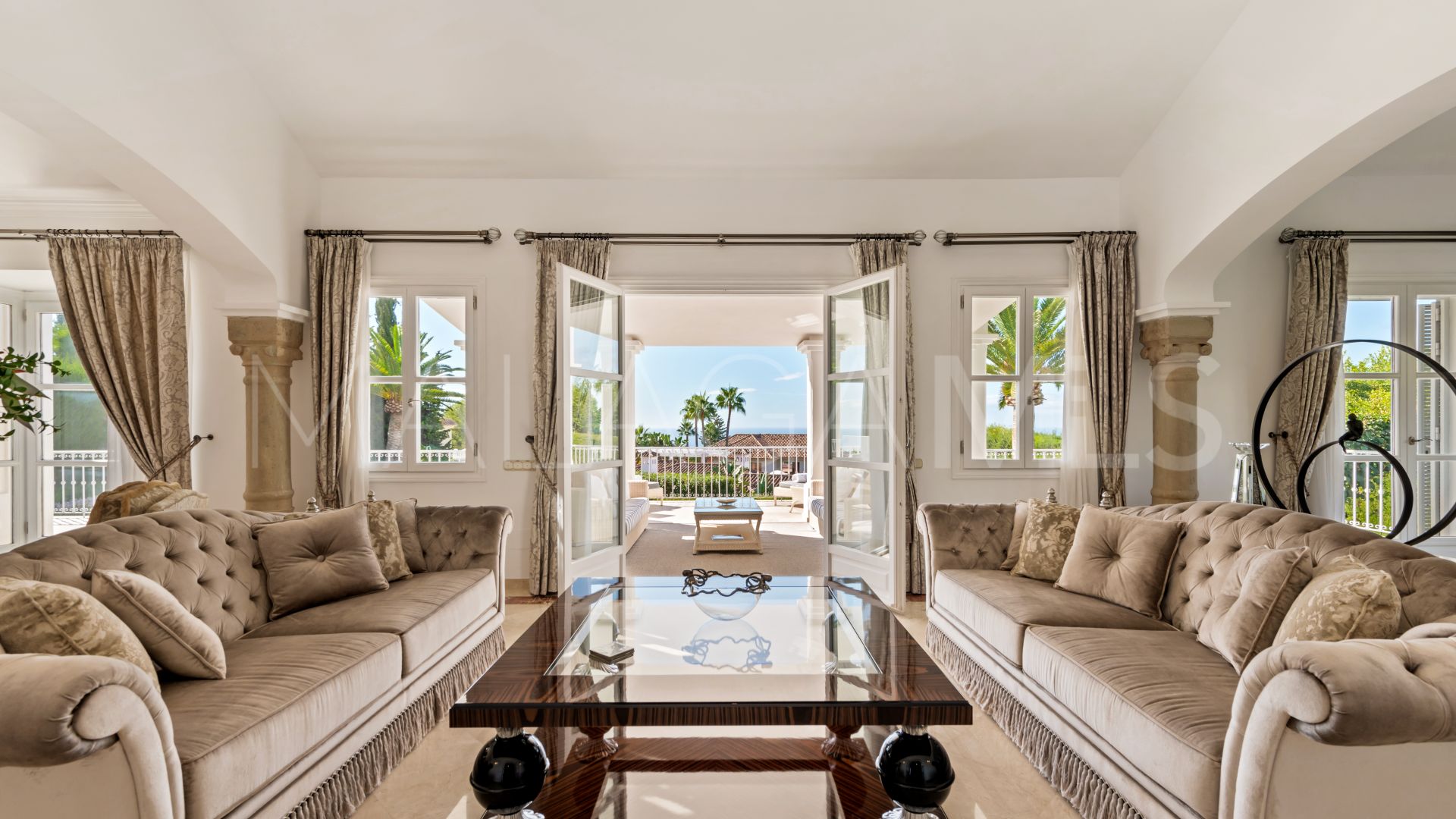 Villa for sale in Sierra Blanca