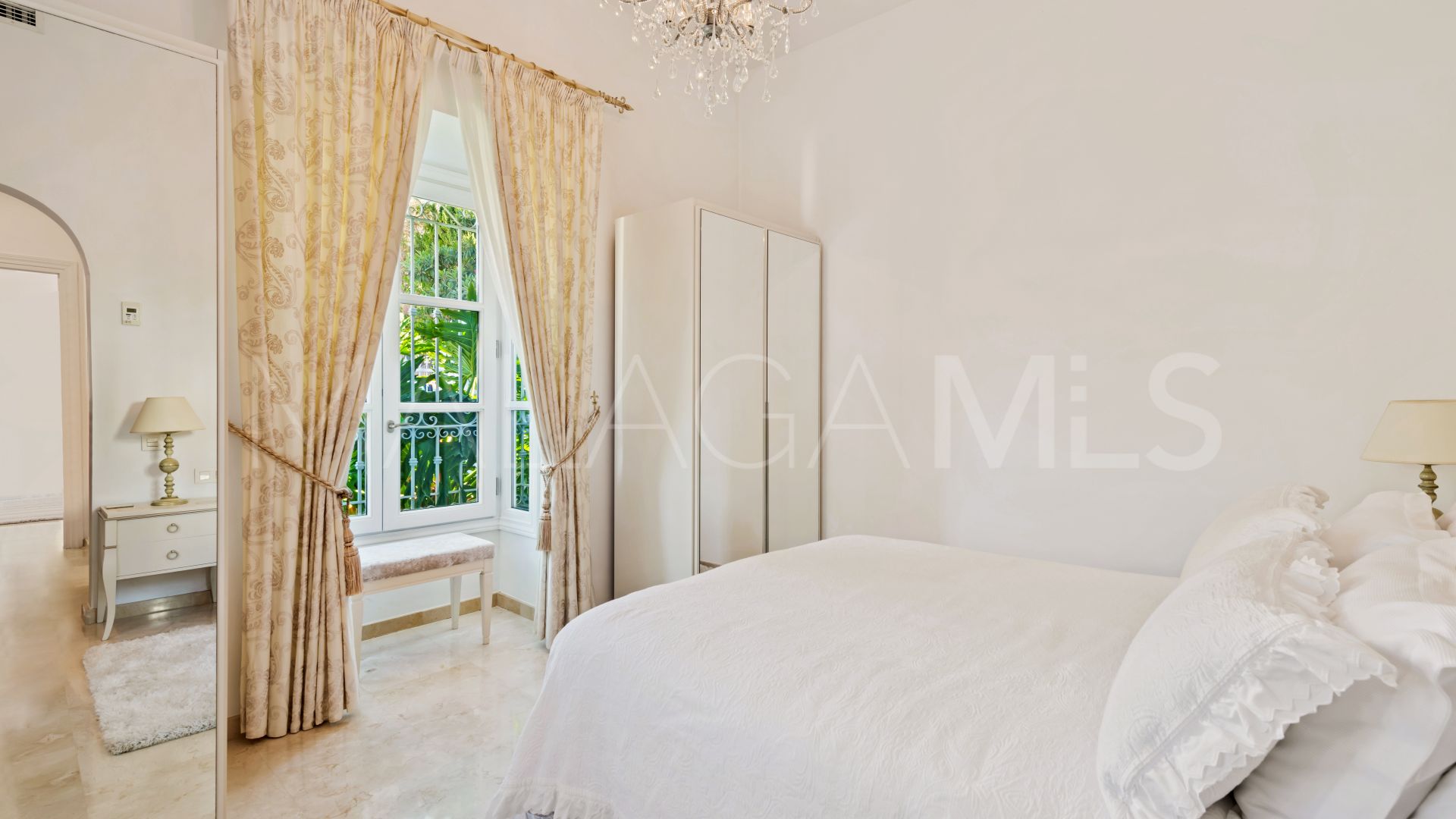 Villa for sale in Sierra Blanca