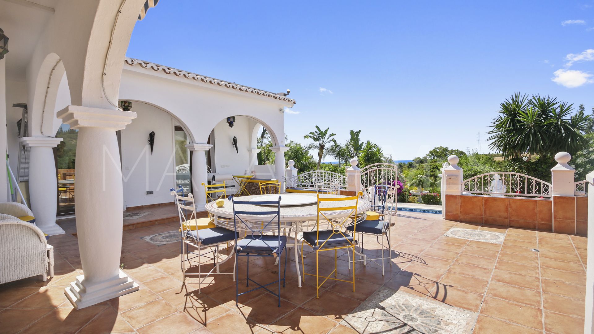 Villa for sale in Estepona