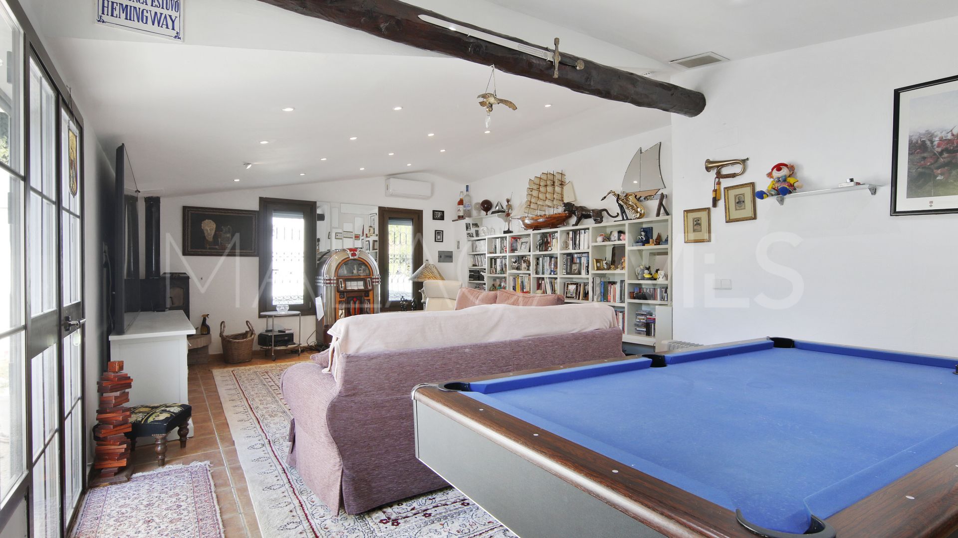 Villa for sale in Estepona