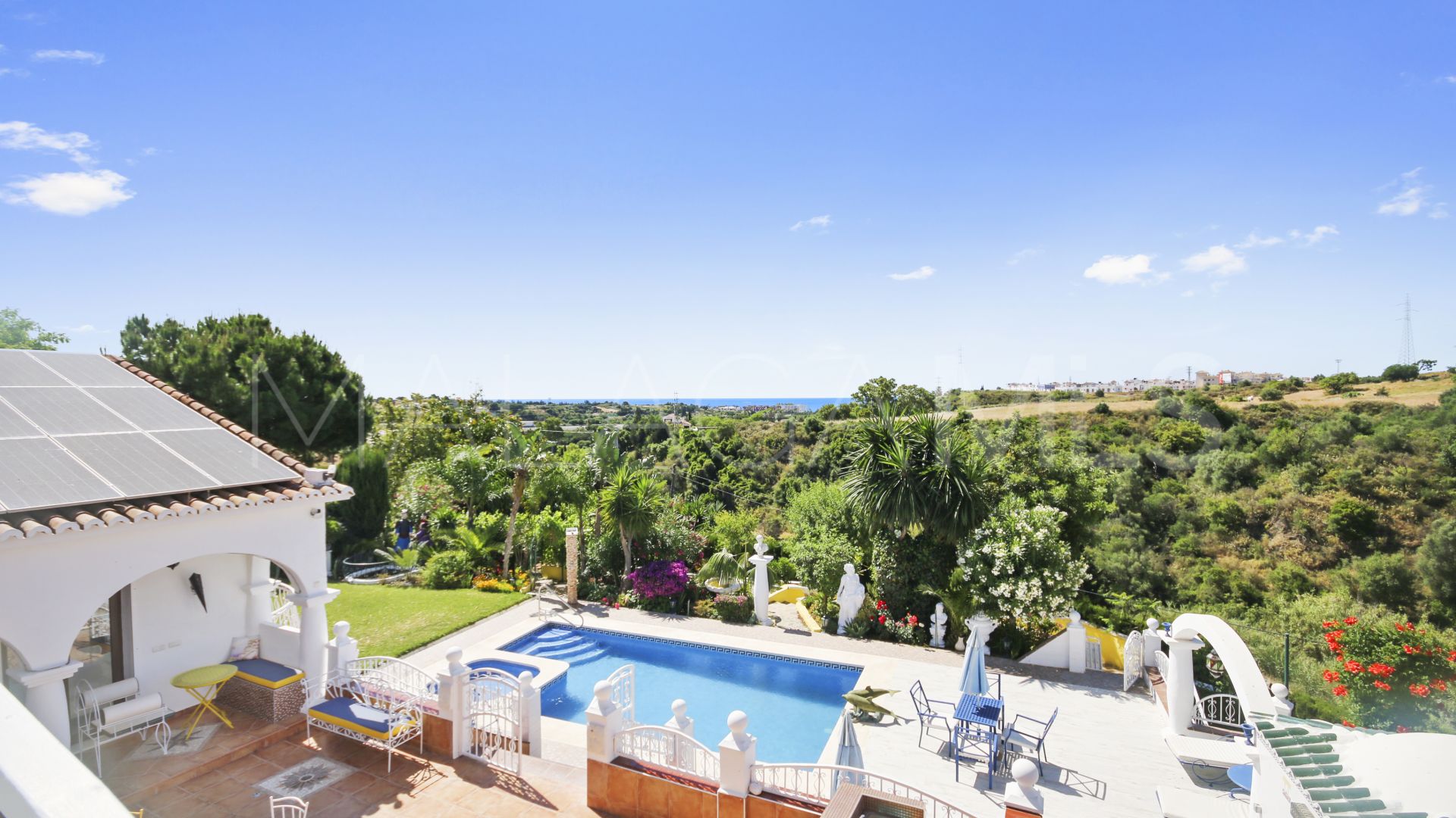 Villa for sale in Estepona