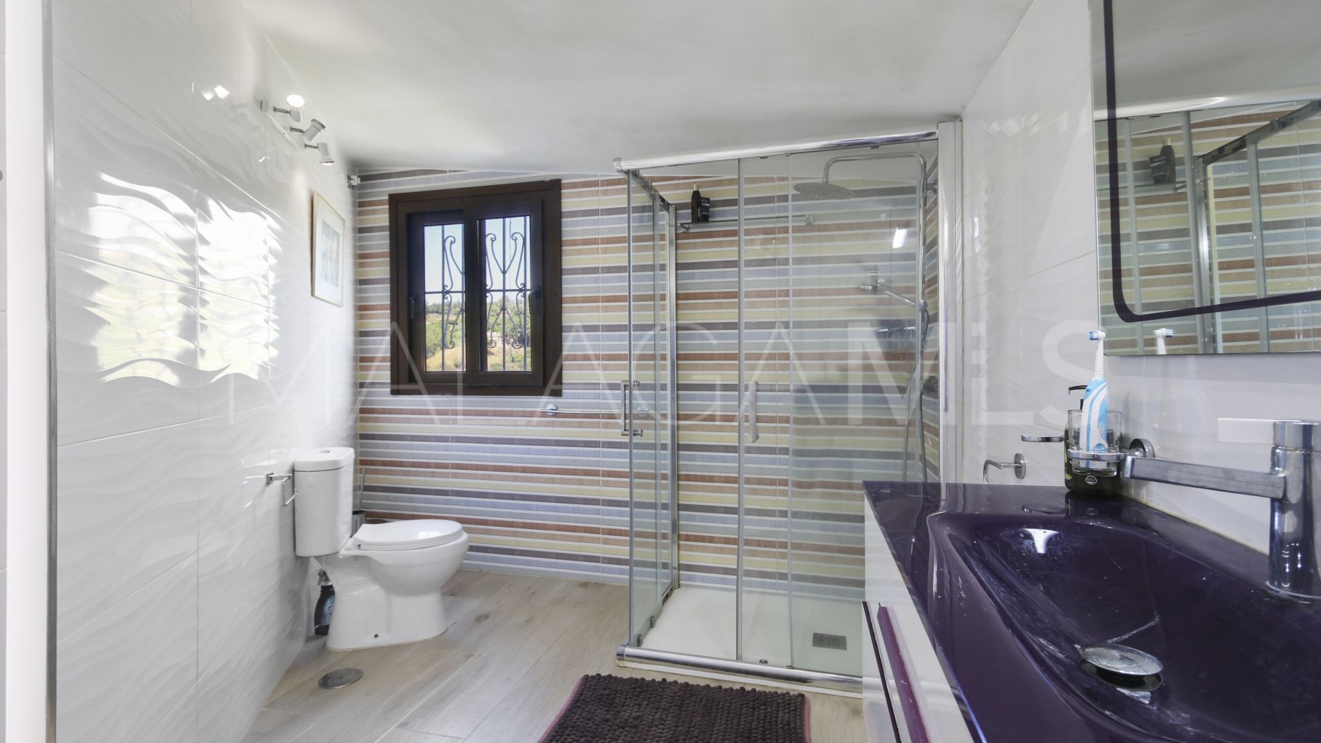 Villa for sale in Estepona