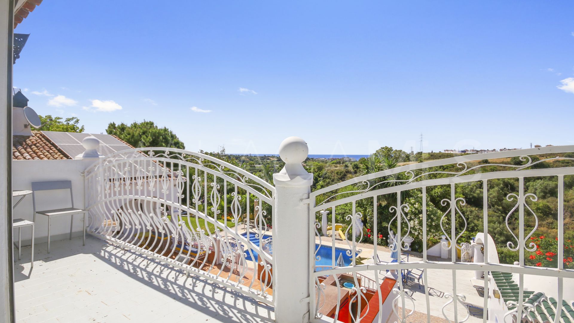 Villa for sale in Estepona