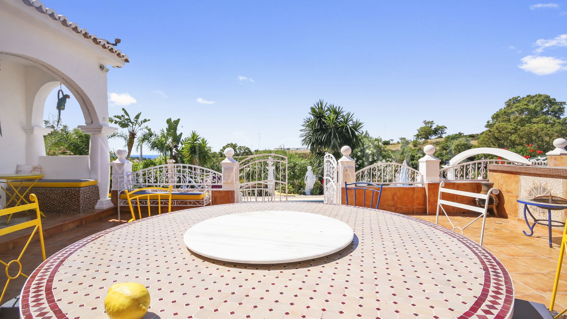 Villa for sale in Estepona