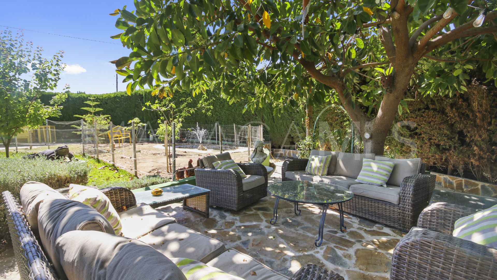 Villa for sale in Estepona