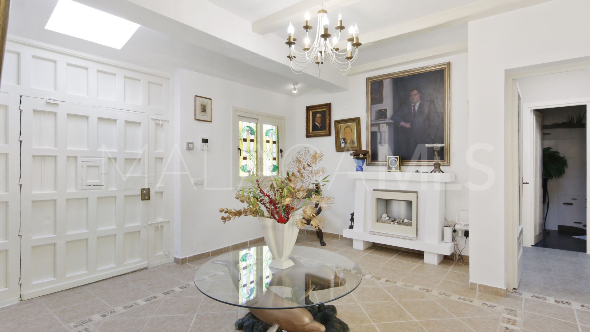 Villa for sale in Estepona