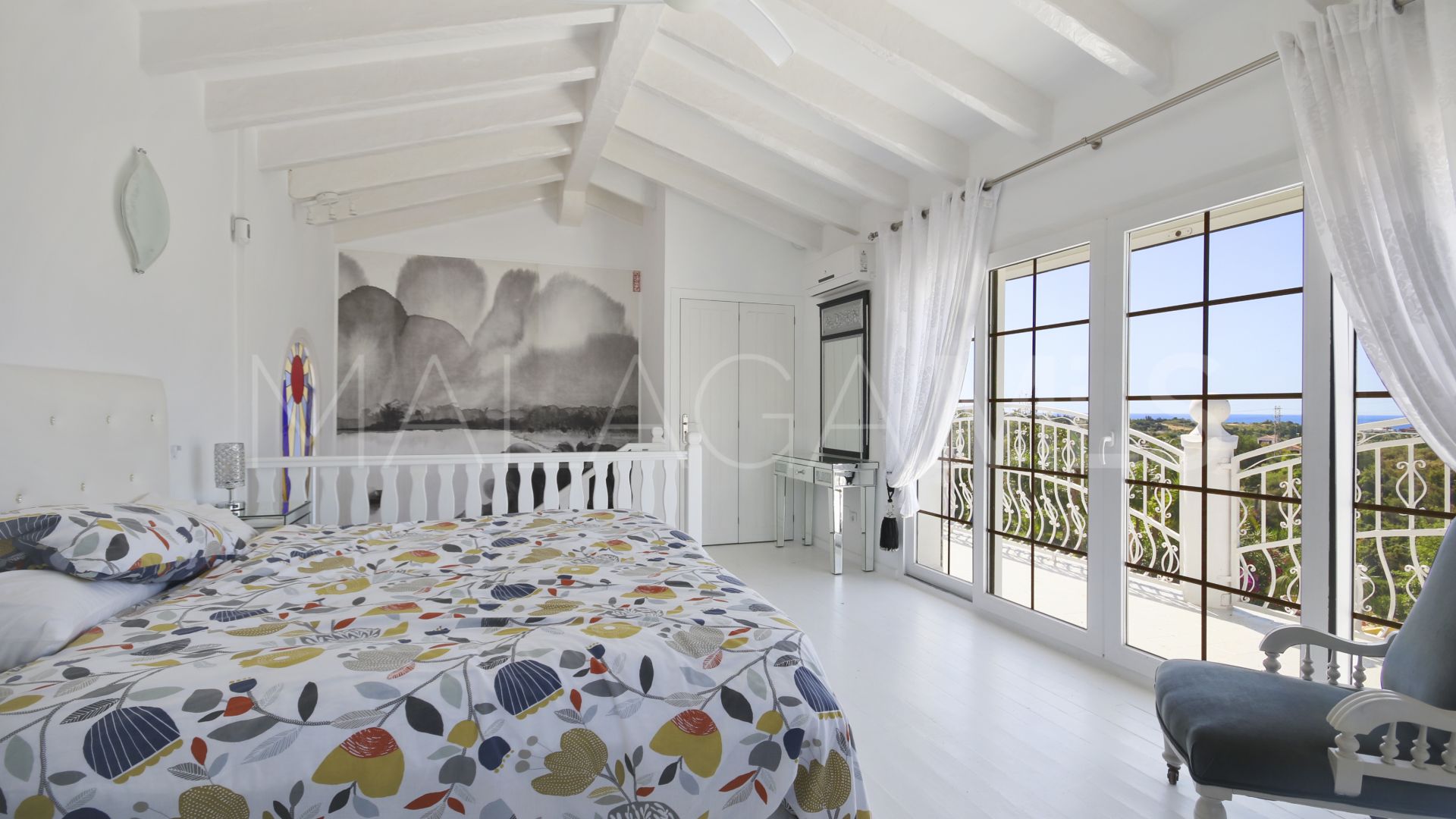 Villa for sale in Estepona