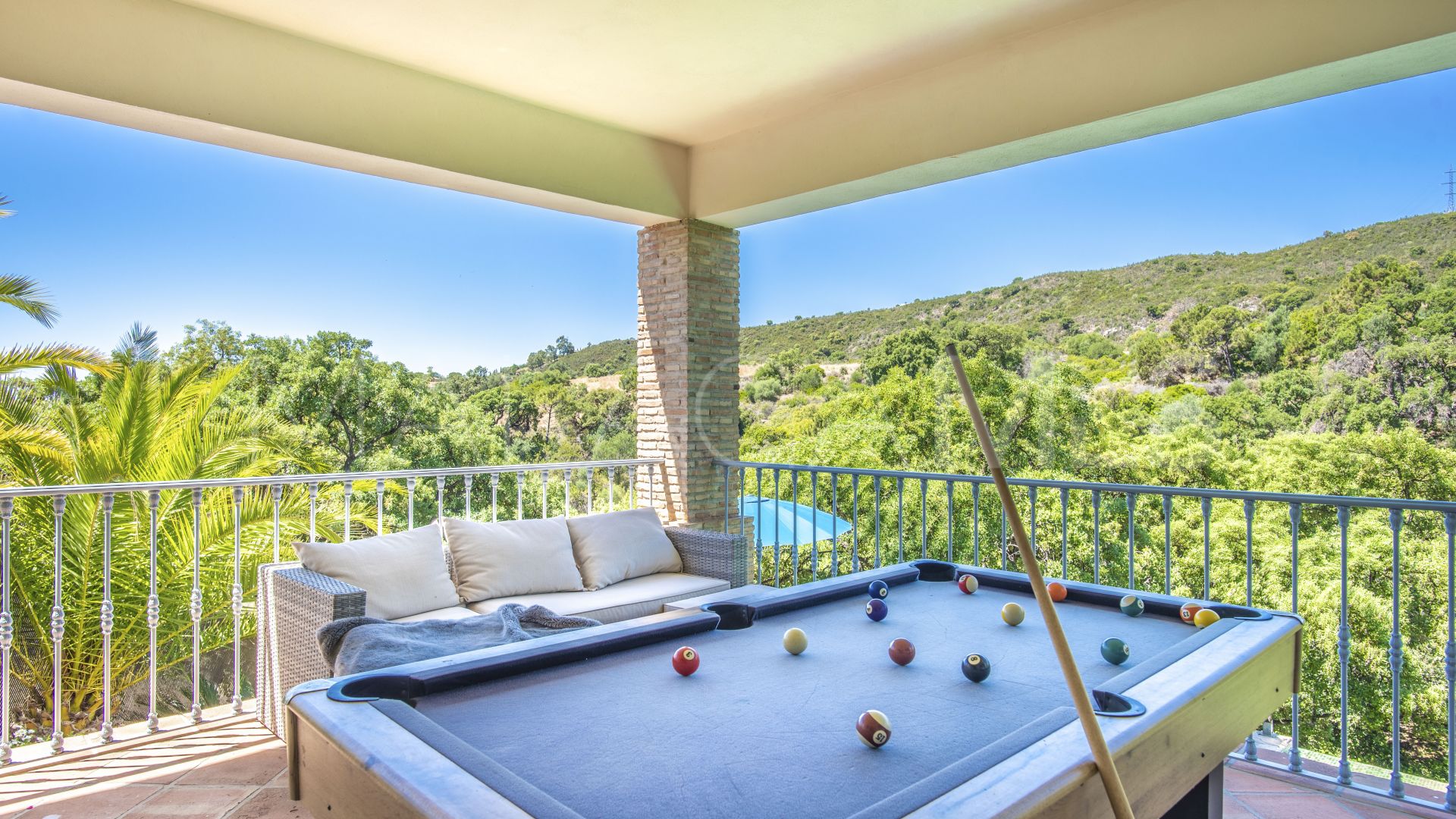 Villa for sale in Forest Hills