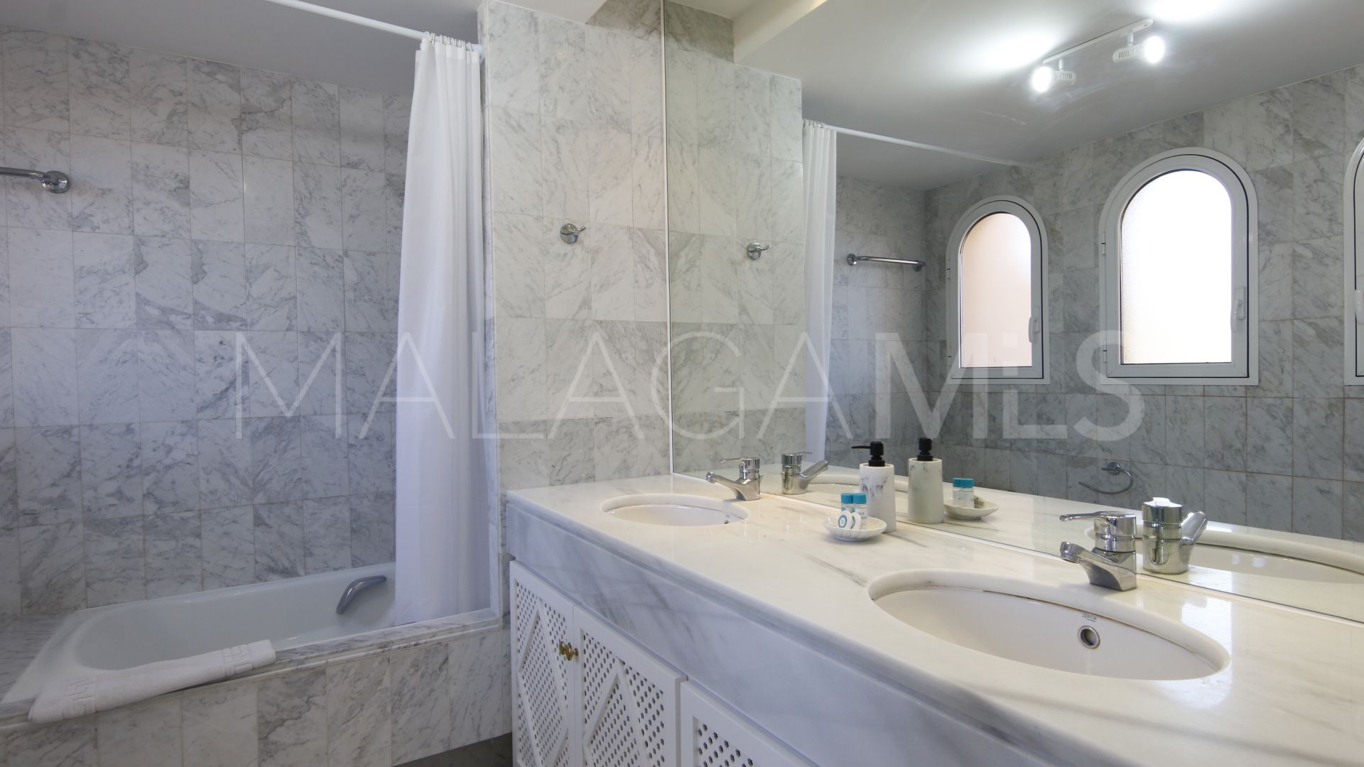 Adosado for sale in Alcazaba Beach de 2 bedrooms