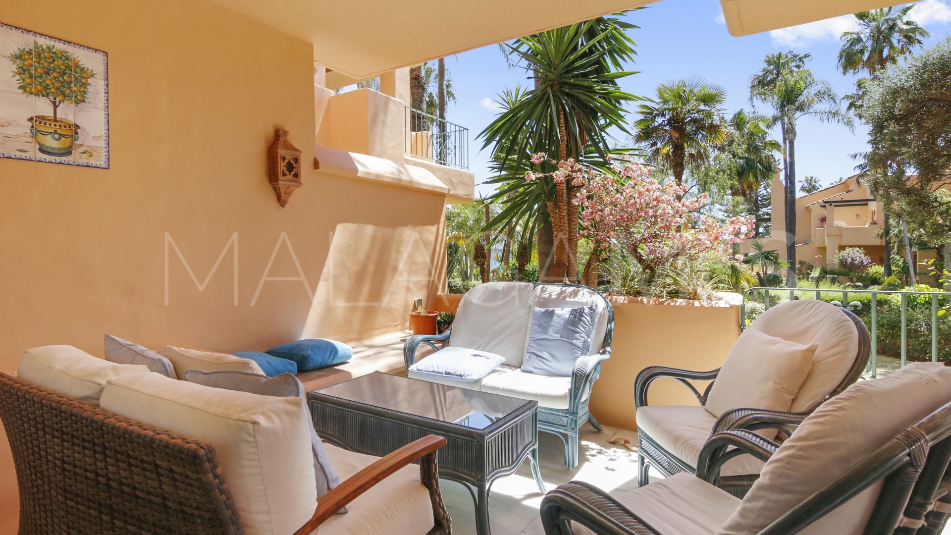 Adosado for sale in Alcazaba Beach de 2 bedrooms