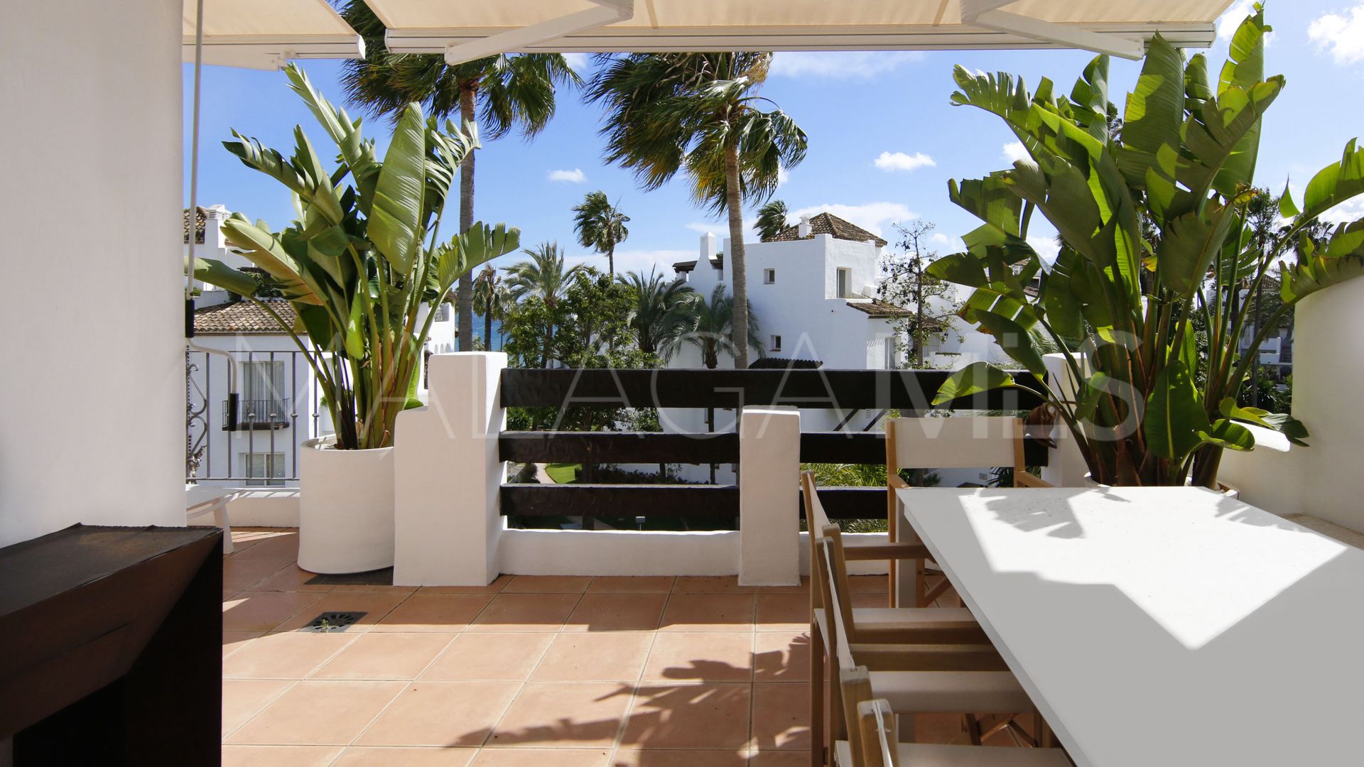 For sale penthouse in Alcazaba Beach with 2 bedrooms