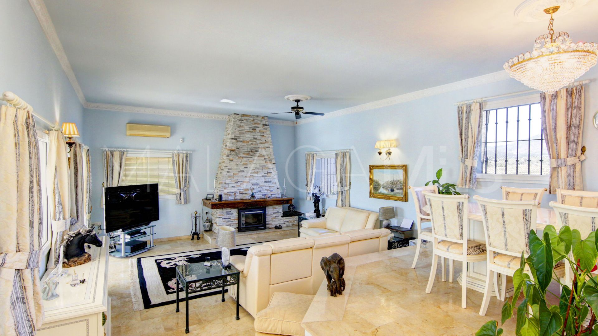 Buy 4 bedrooms villa in Seghers