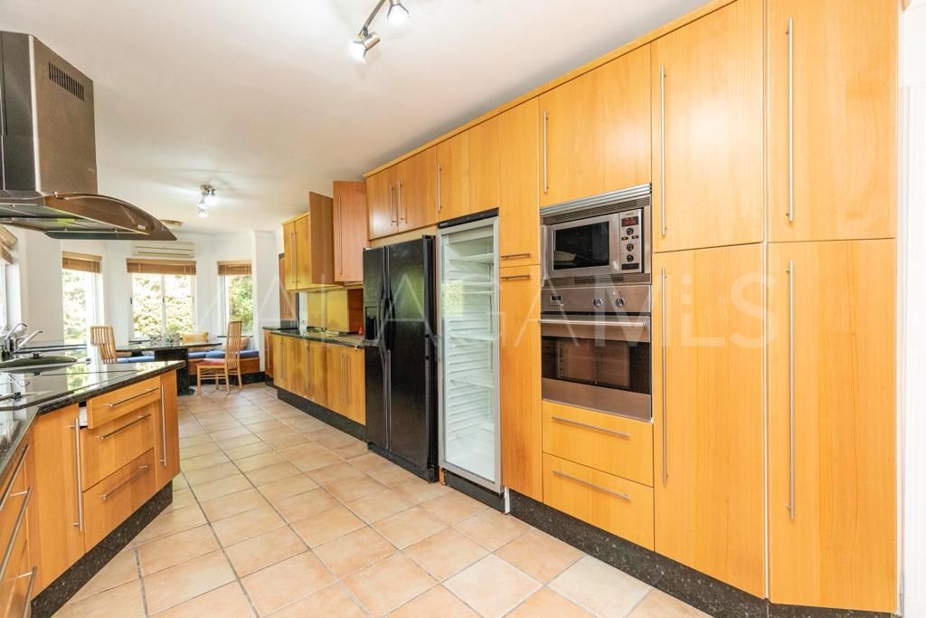 El Paraiso 4 bedrooms villa for sale