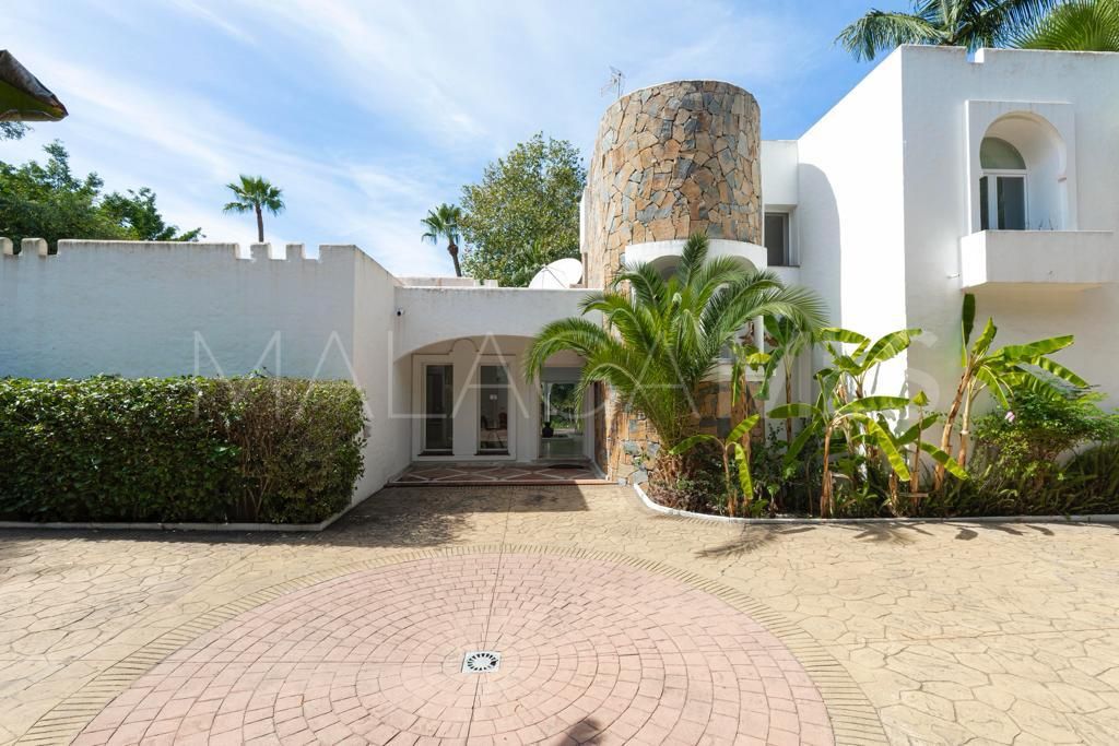 El Paraiso 4 bedrooms villa for sale