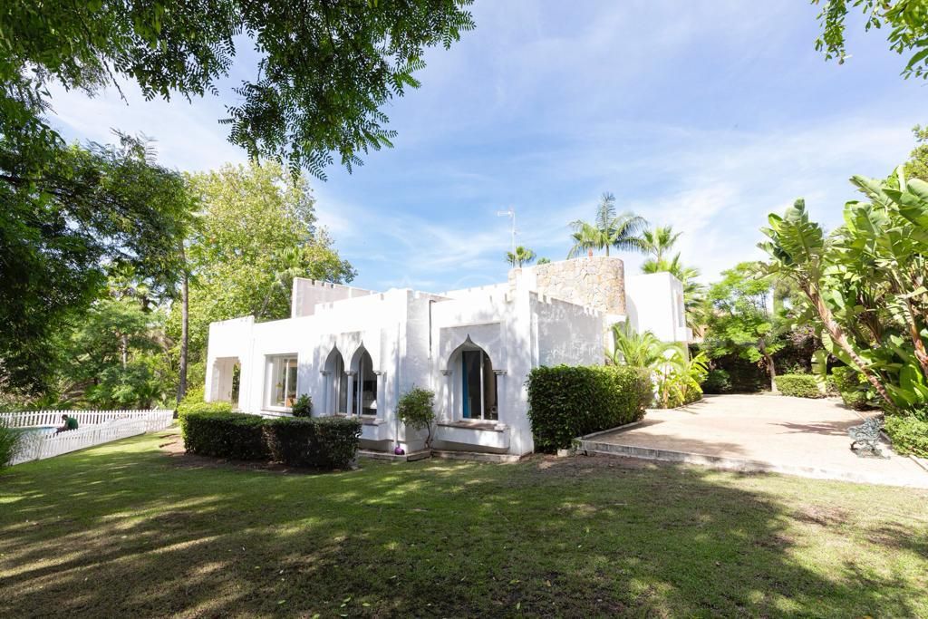 El Paraiso 4 bedrooms villa for sale
