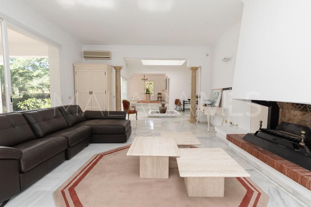 El Paraiso 4 bedrooms villa for sale