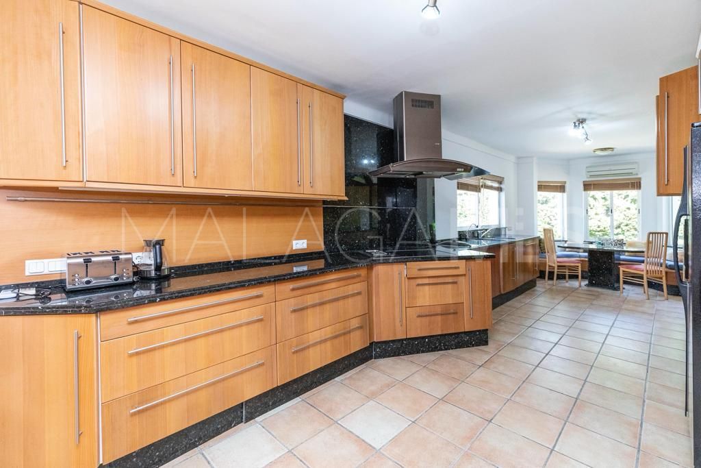 El Paraiso 4 bedrooms villa for sale