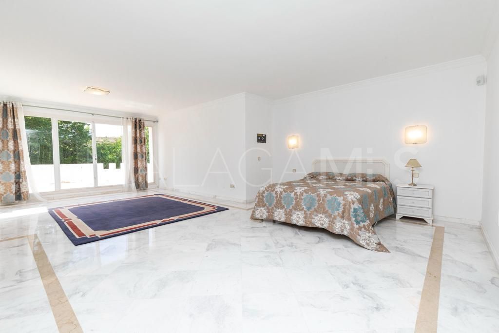 El Paraiso 4 bedrooms villa for sale