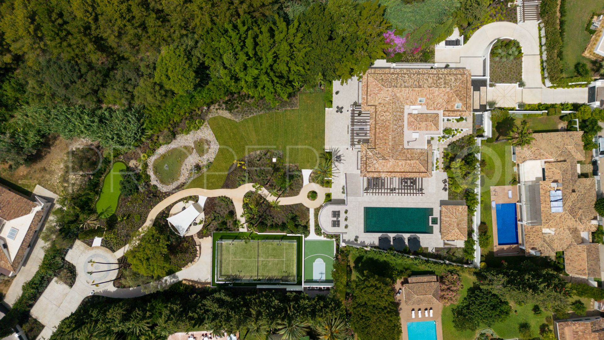 Villa con 8 dormitorios en venta en Rocio de Nagüeles