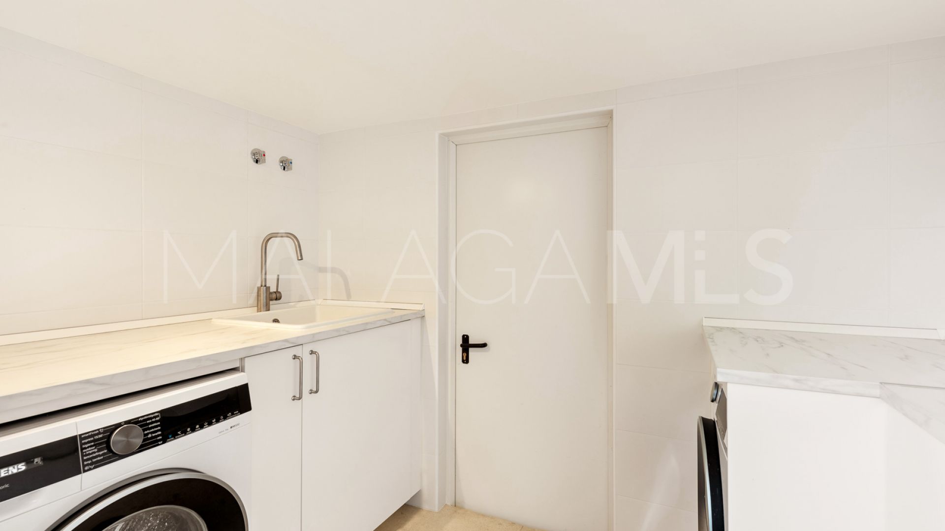 Semi detached villa for sale in Balcones de Sierra Blanca