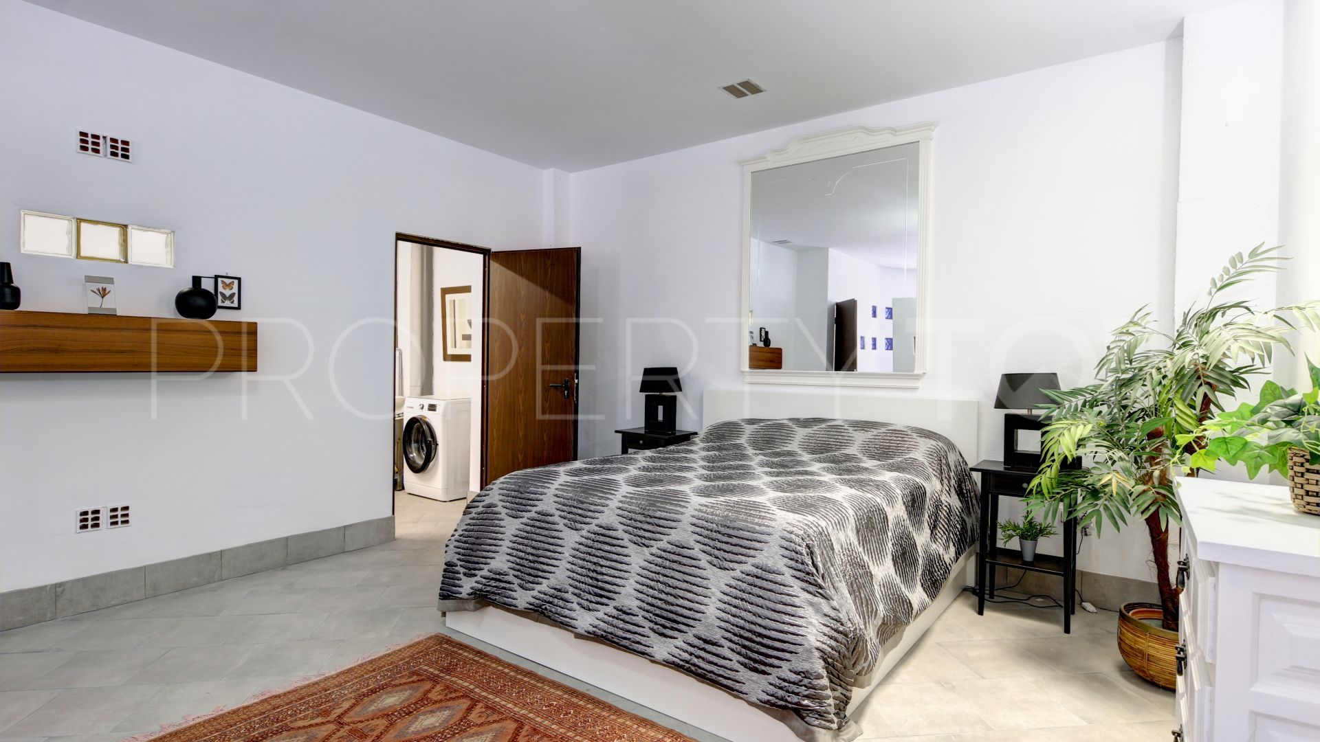 Adosado de 3 dormitorios a la venta en Estepona Casco Antiguo
