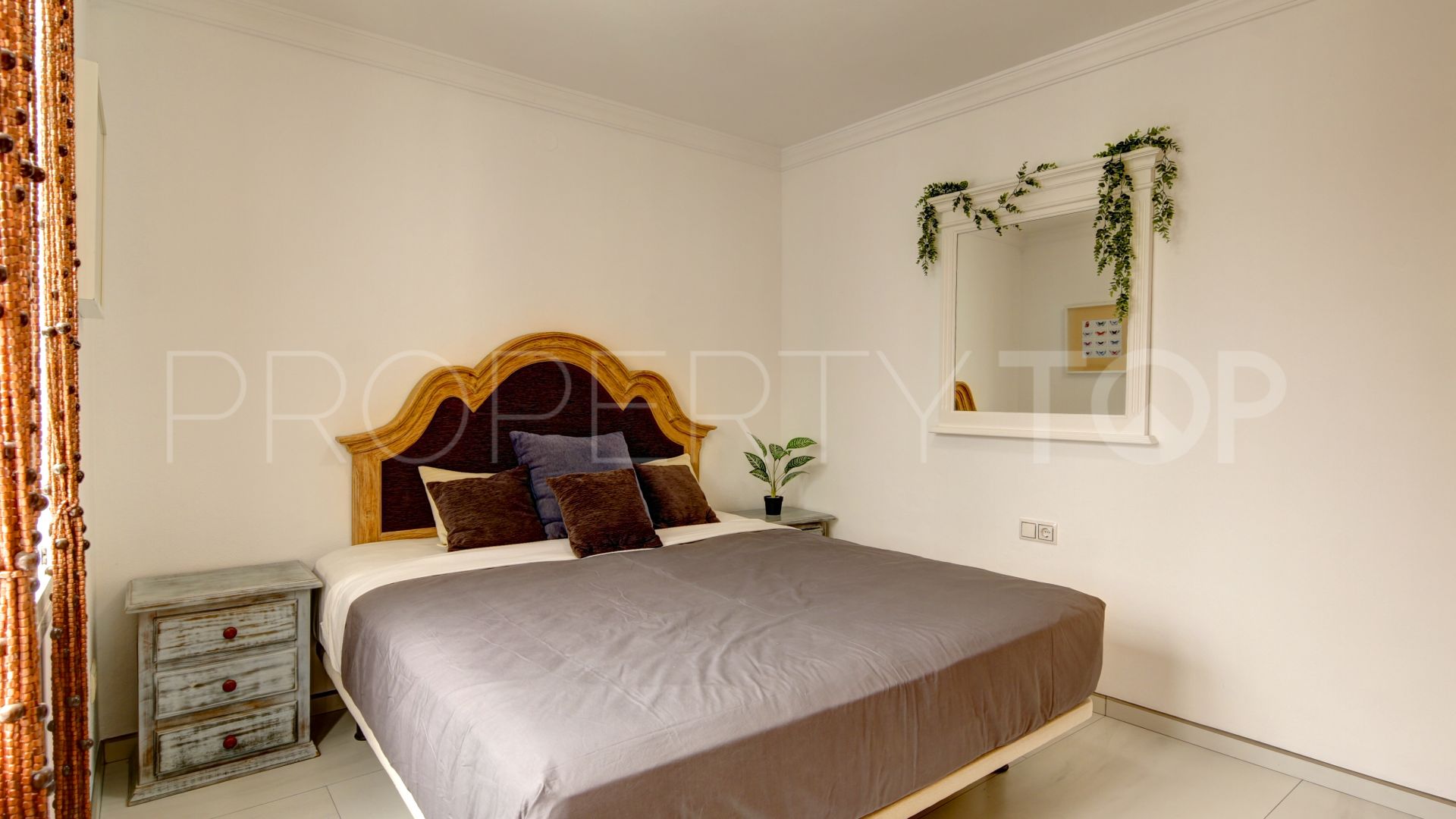 Adosado de 3 dormitorios a la venta en Estepona Casco Antiguo