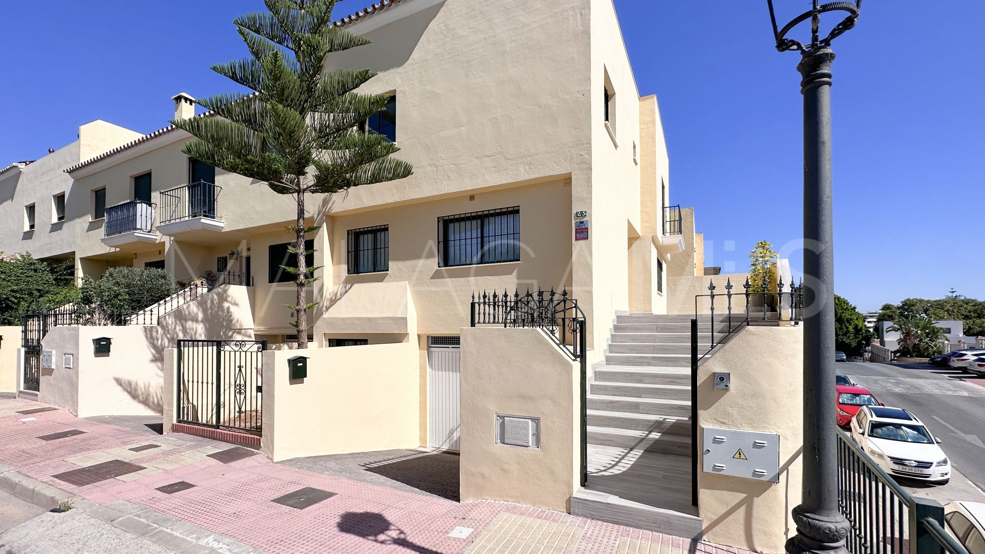 Maison de ville for sale in Estepona