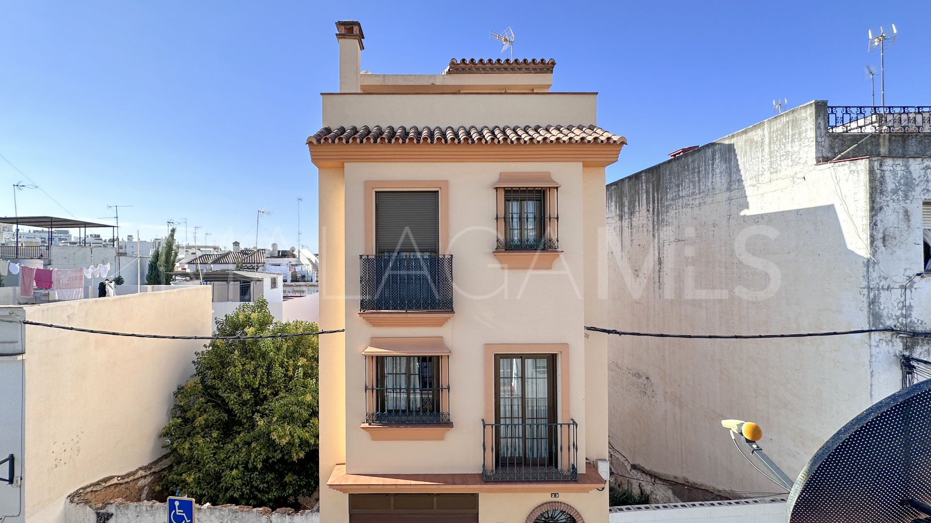 Estepona Old Town 8 bedrooms town house for sale