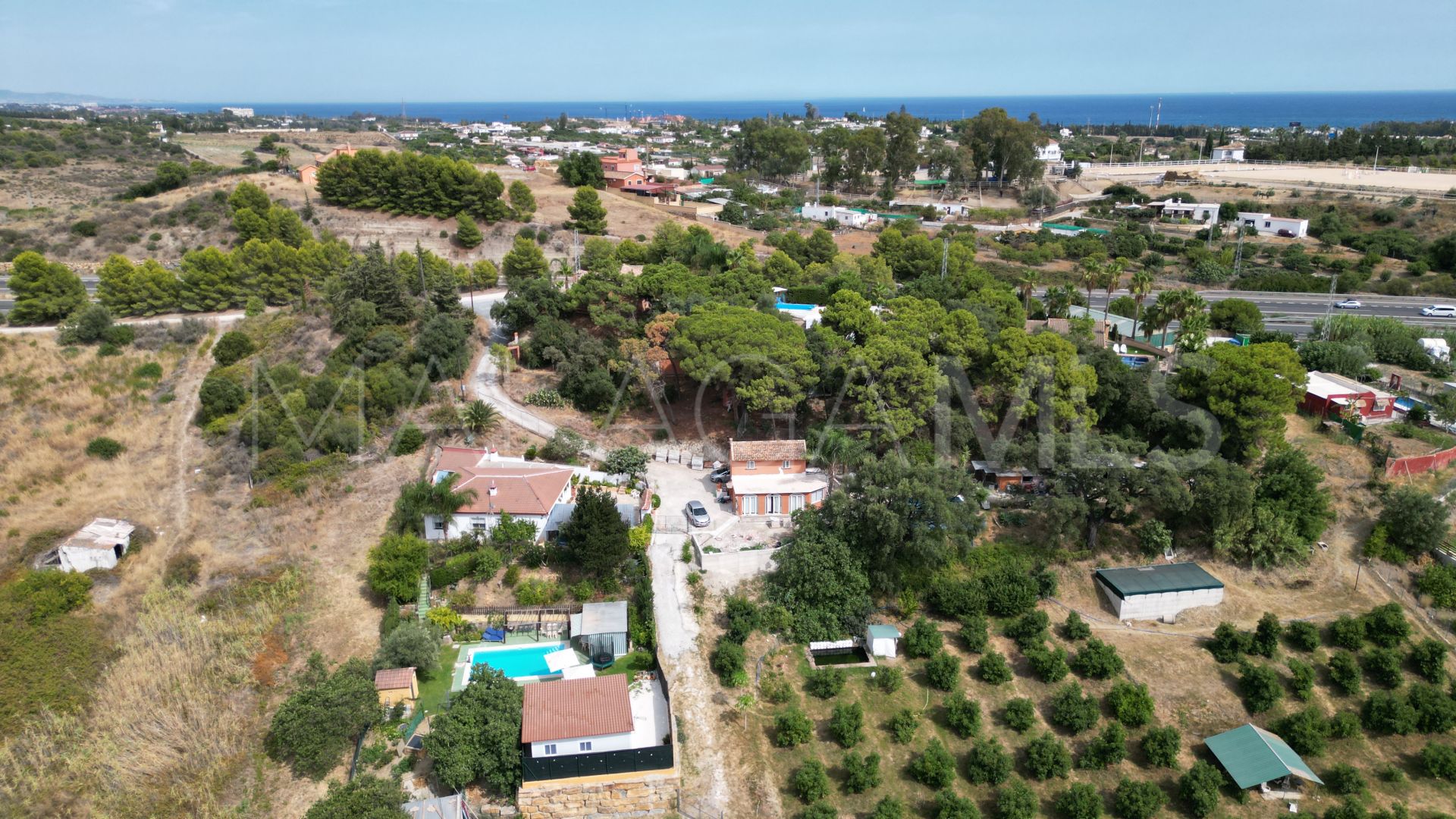 Landhaus for sale in Estepona