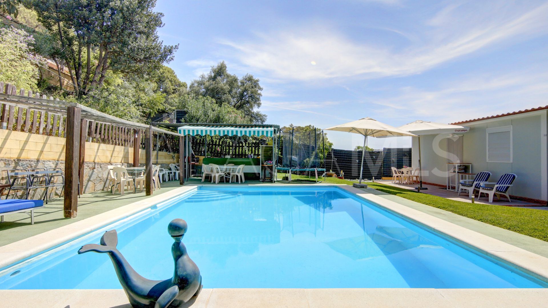 Landhaus for sale in Estepona