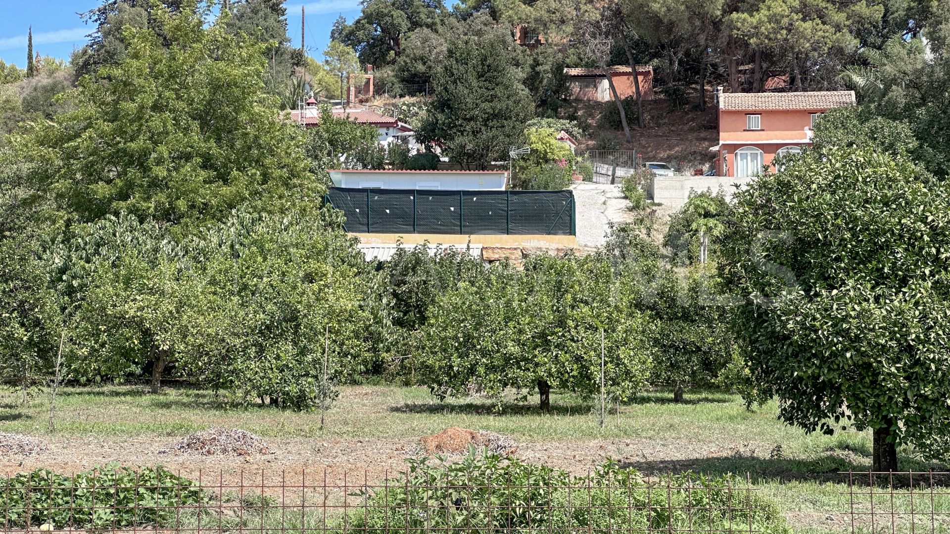 Landhaus for sale in Estepona