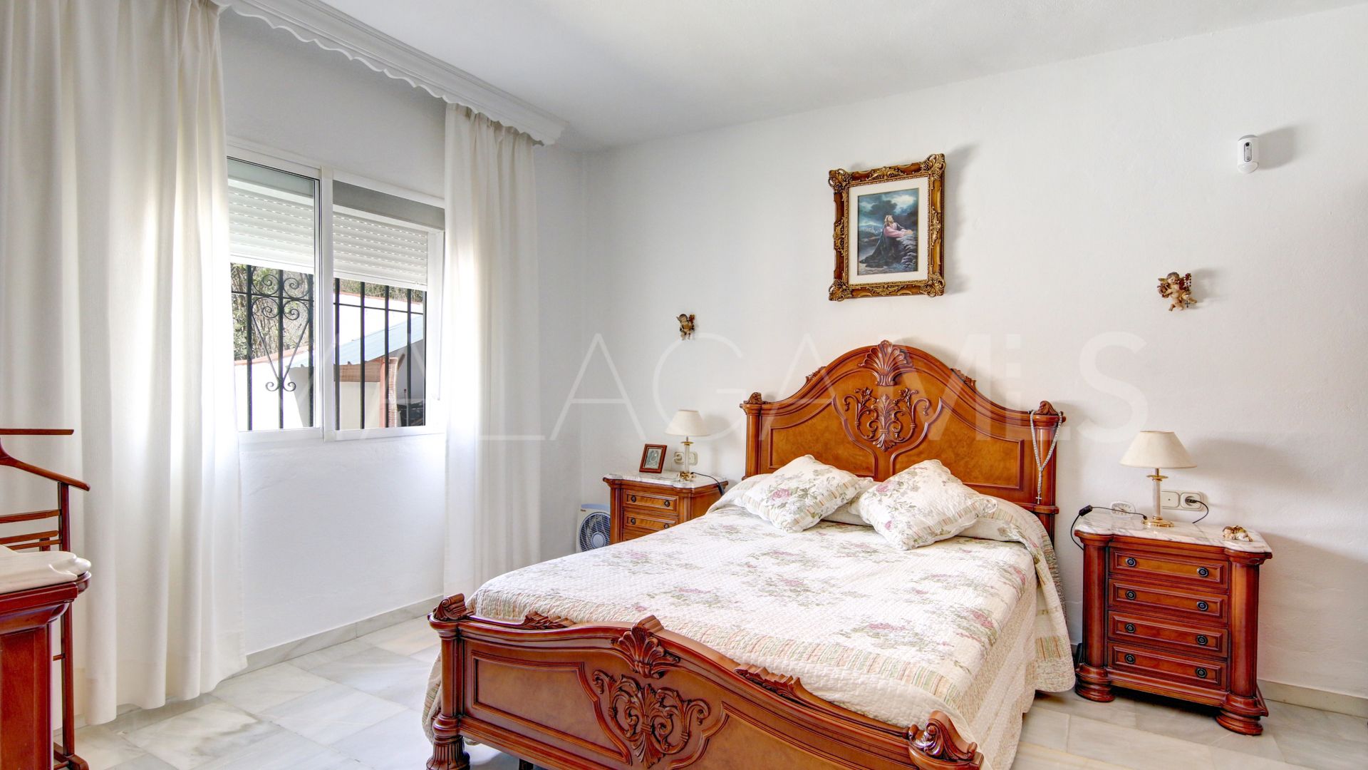 Landhaus for sale in Estepona