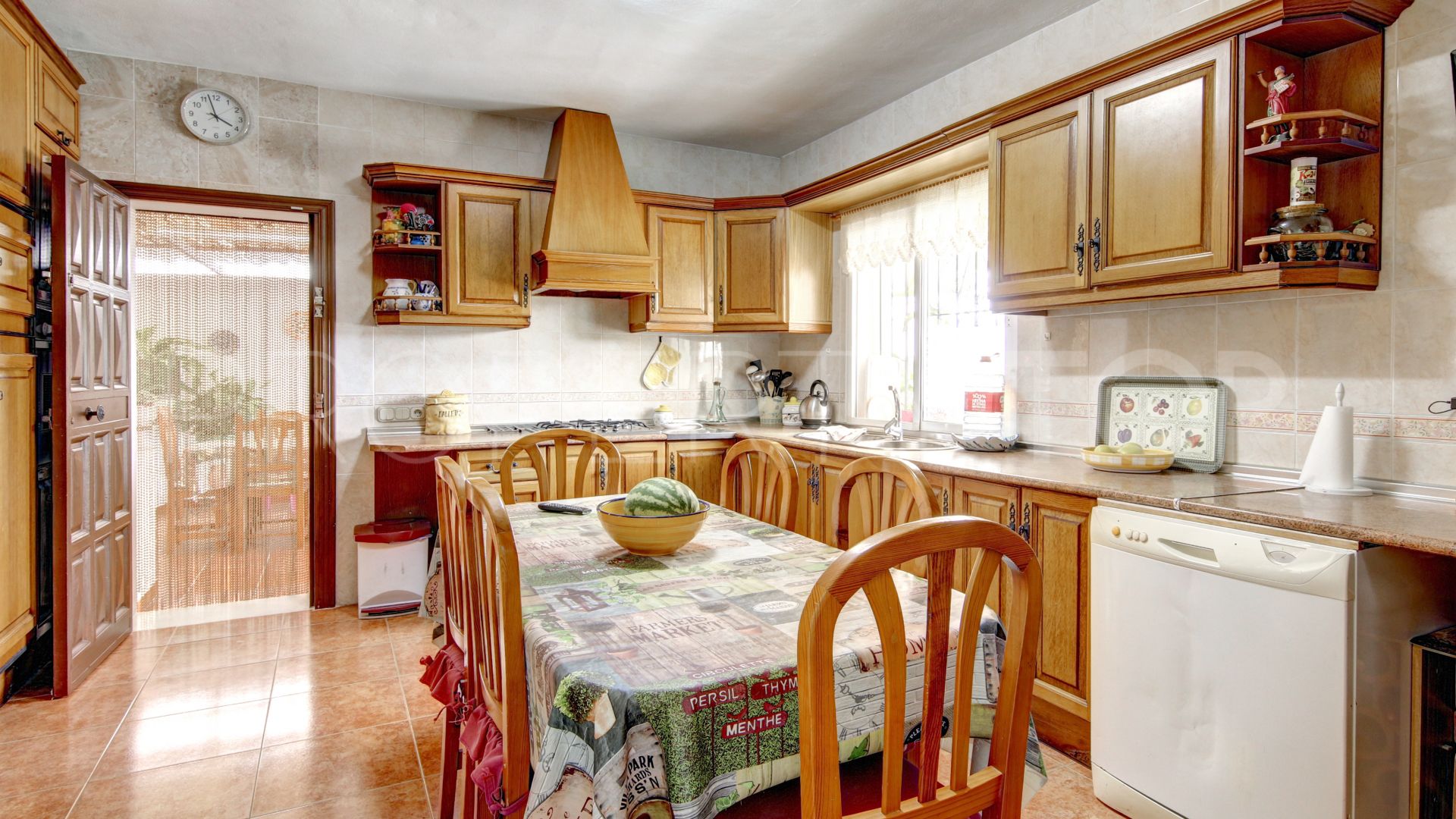 6 bedrooms country house in Estepona for sale
