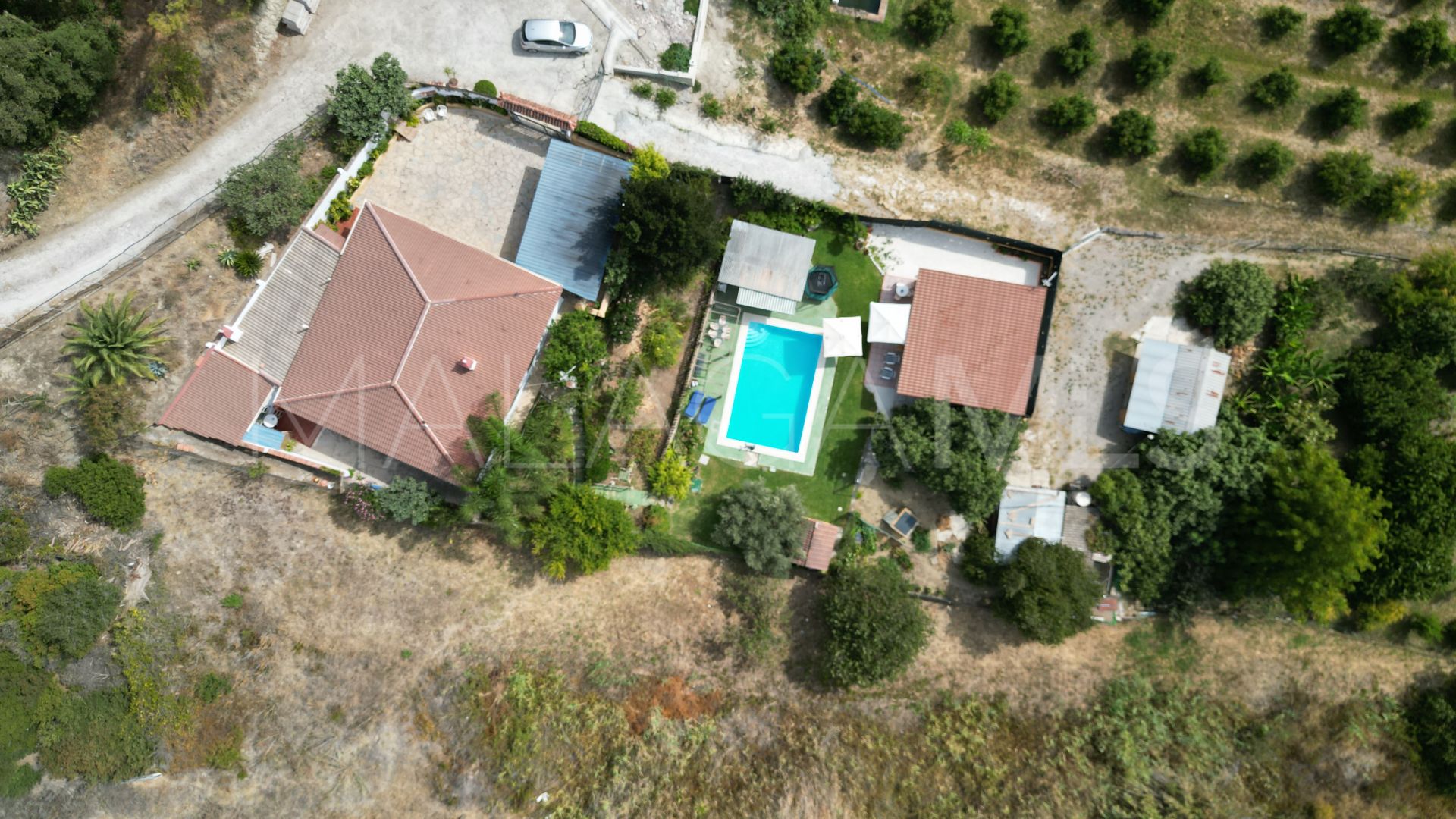 Landhaus for sale in Estepona