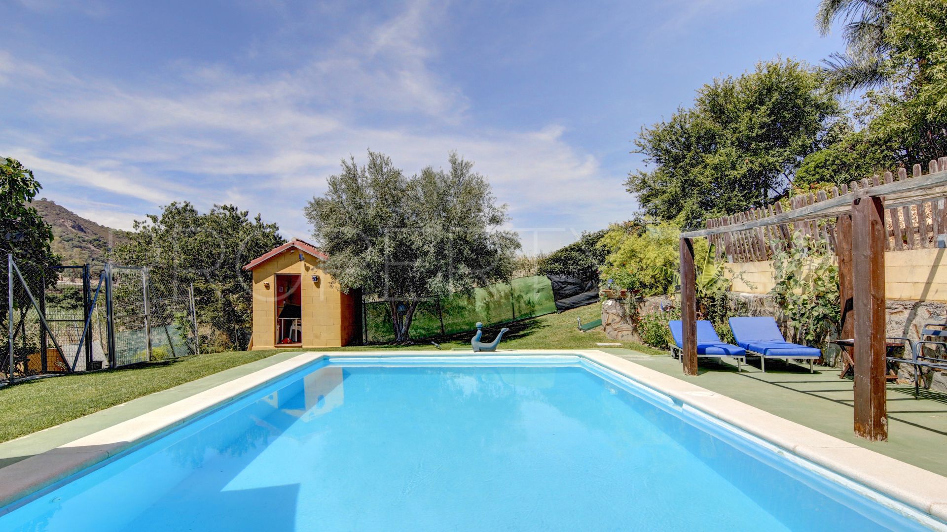 6 bedrooms country house in Estepona for sale