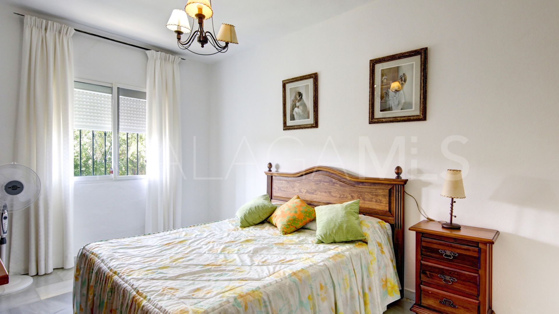 Landhaus for sale in Estepona