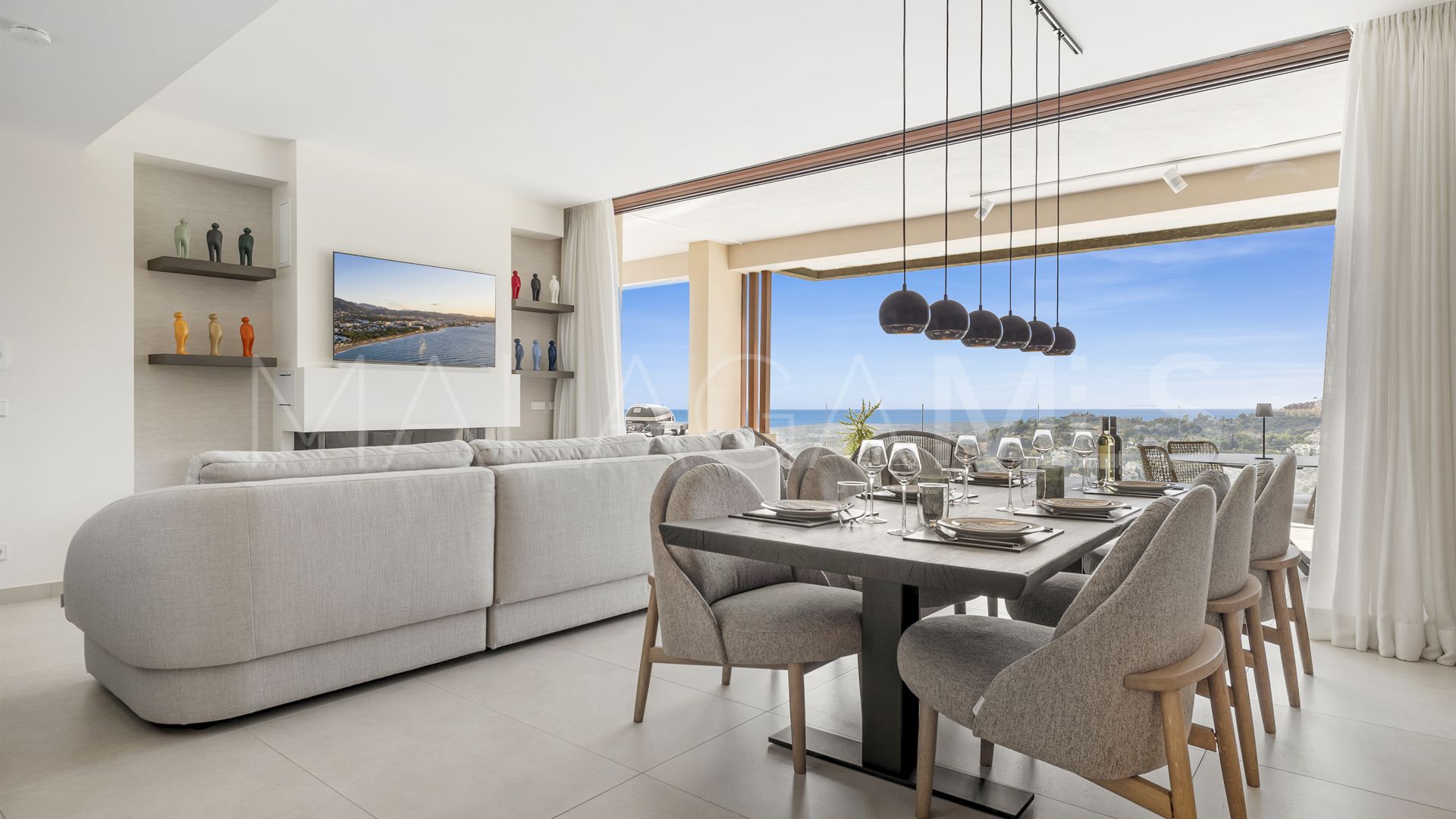 For sale 2 bedrooms apartment in Benahavis