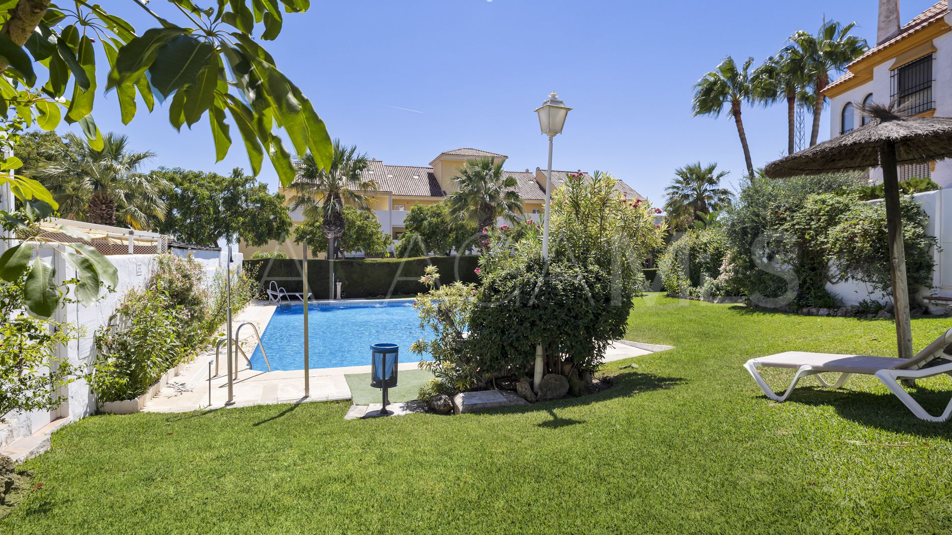 Adosado de 4 bedrooms for sale in Estepona
