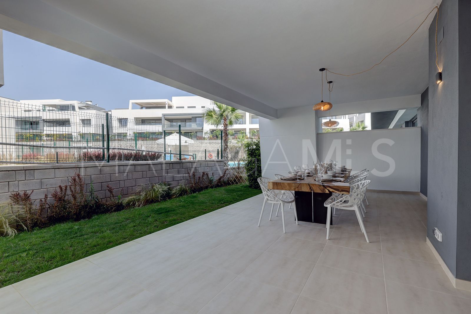 Buy Estepona 2 bedrooms ground floor apartment