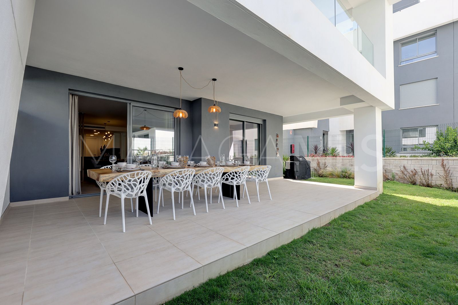 Buy Estepona 2 bedrooms ground floor apartment