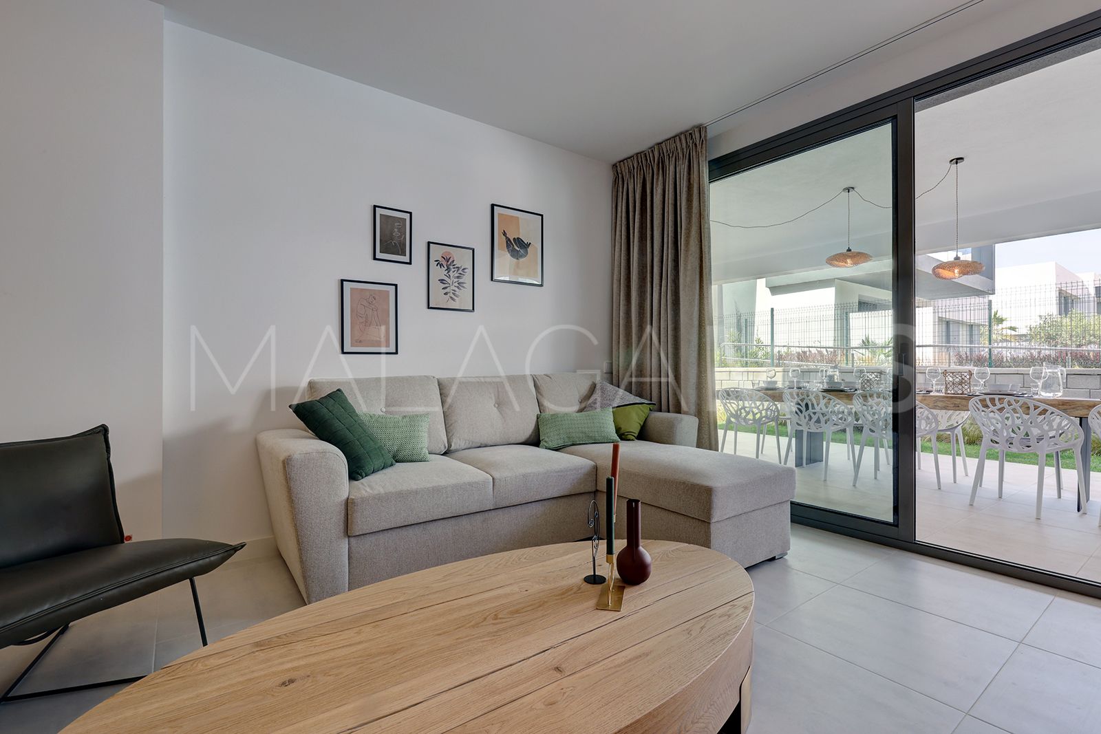 Buy Estepona 2 bedrooms ground floor apartment