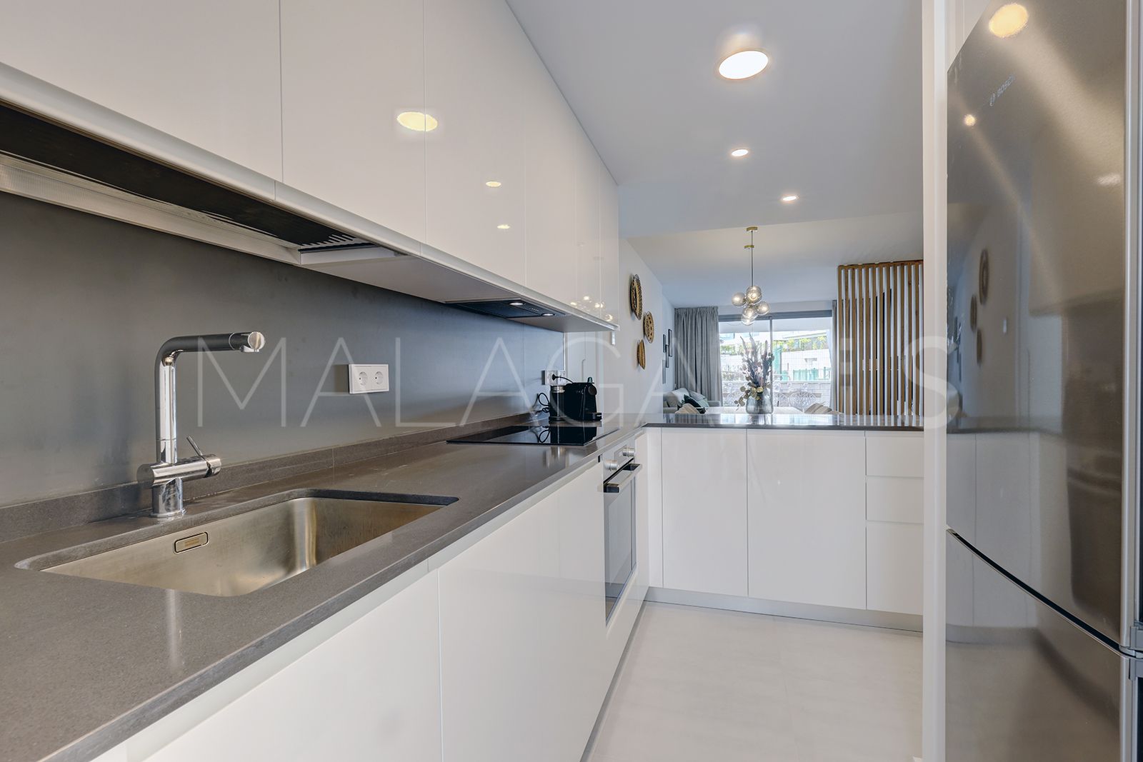 Buy Estepona 2 bedrooms ground floor apartment