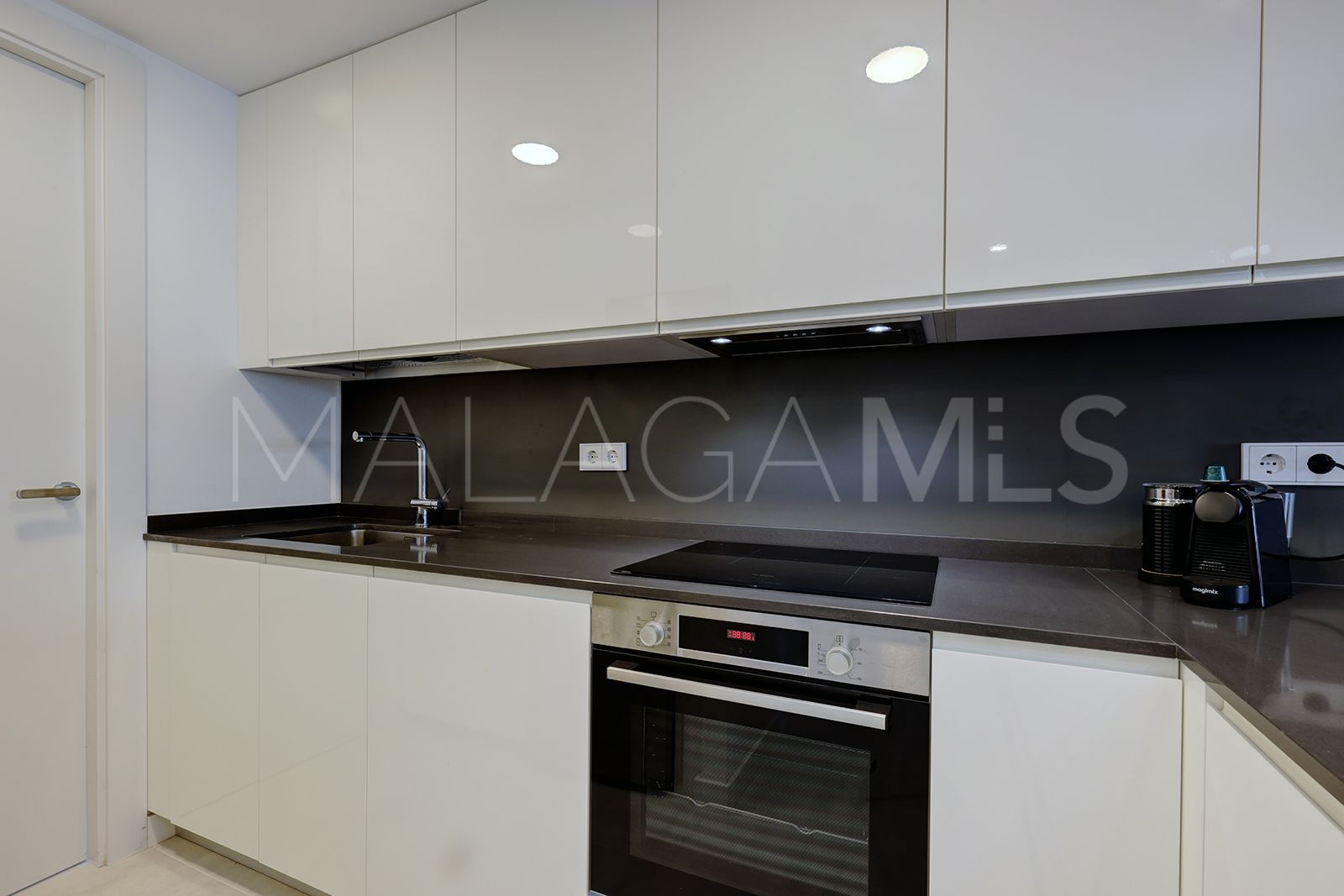 Buy Estepona 2 bedrooms ground floor apartment