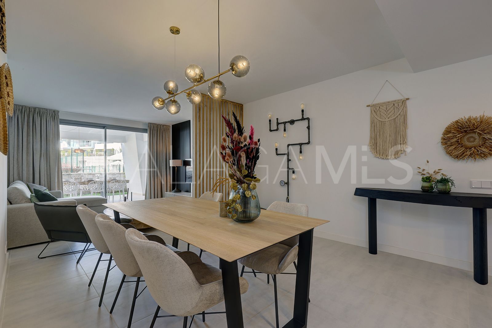 Buy Estepona 2 bedrooms ground floor apartment