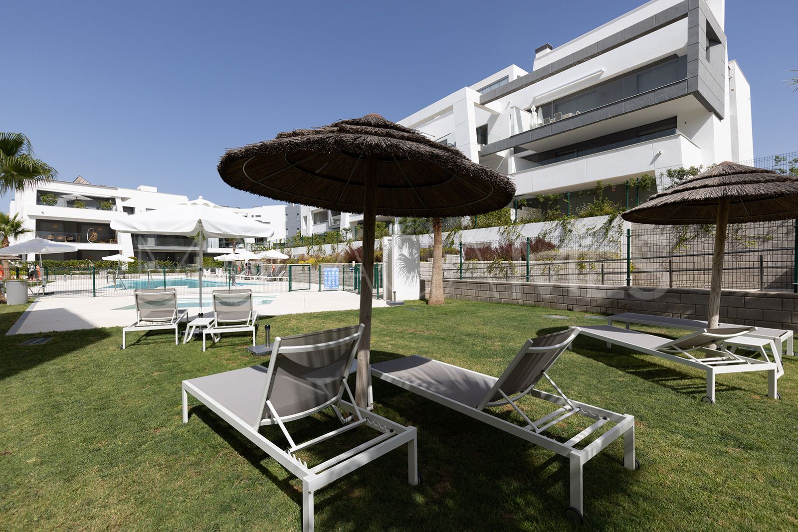 Buy Estepona 2 bedrooms ground floor apartment
