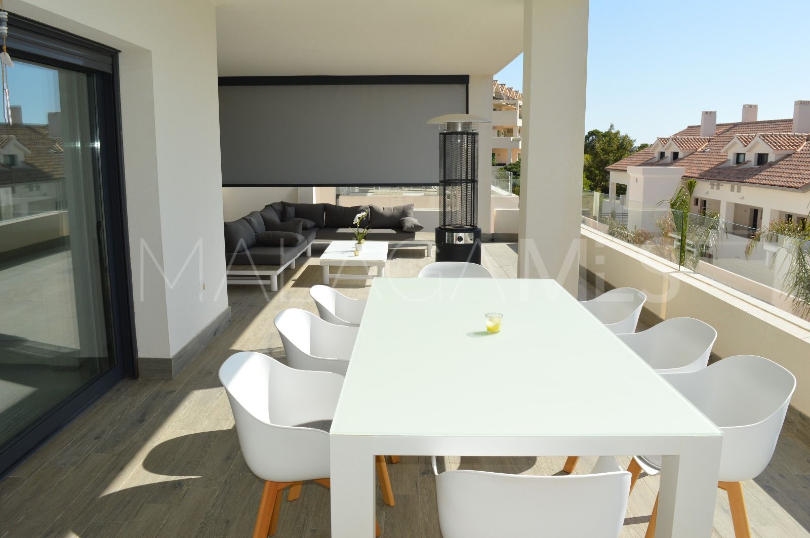 Buy apartment in Estepona