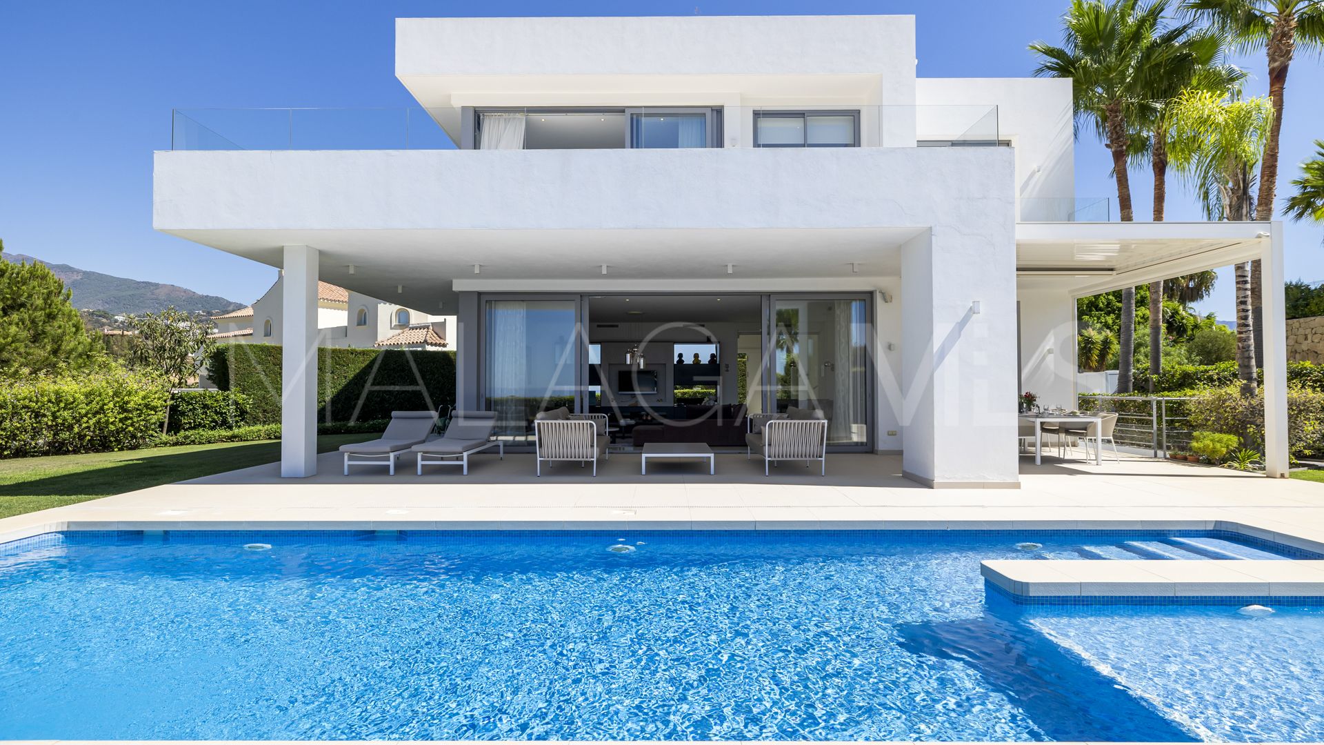 Villa for sale in Benahavis