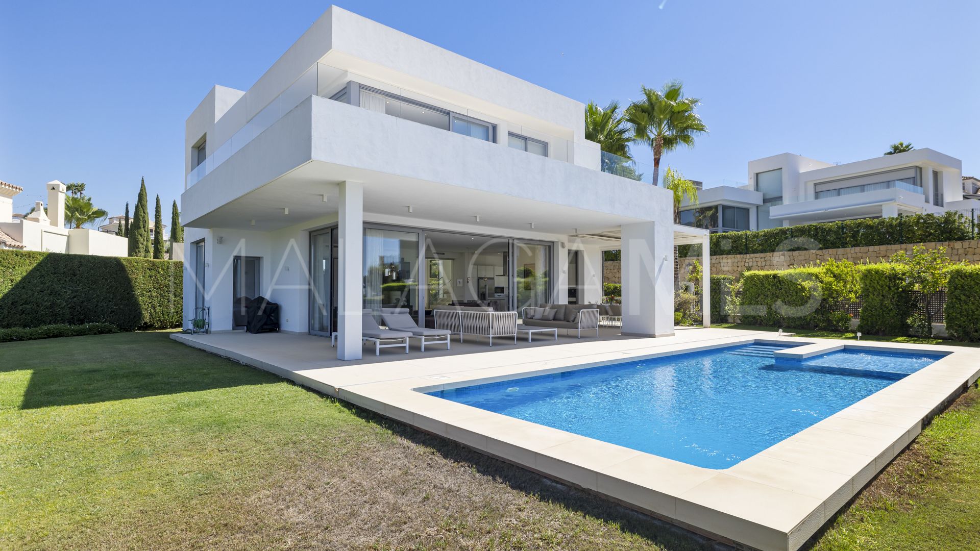 Villa for sale in Benahavis